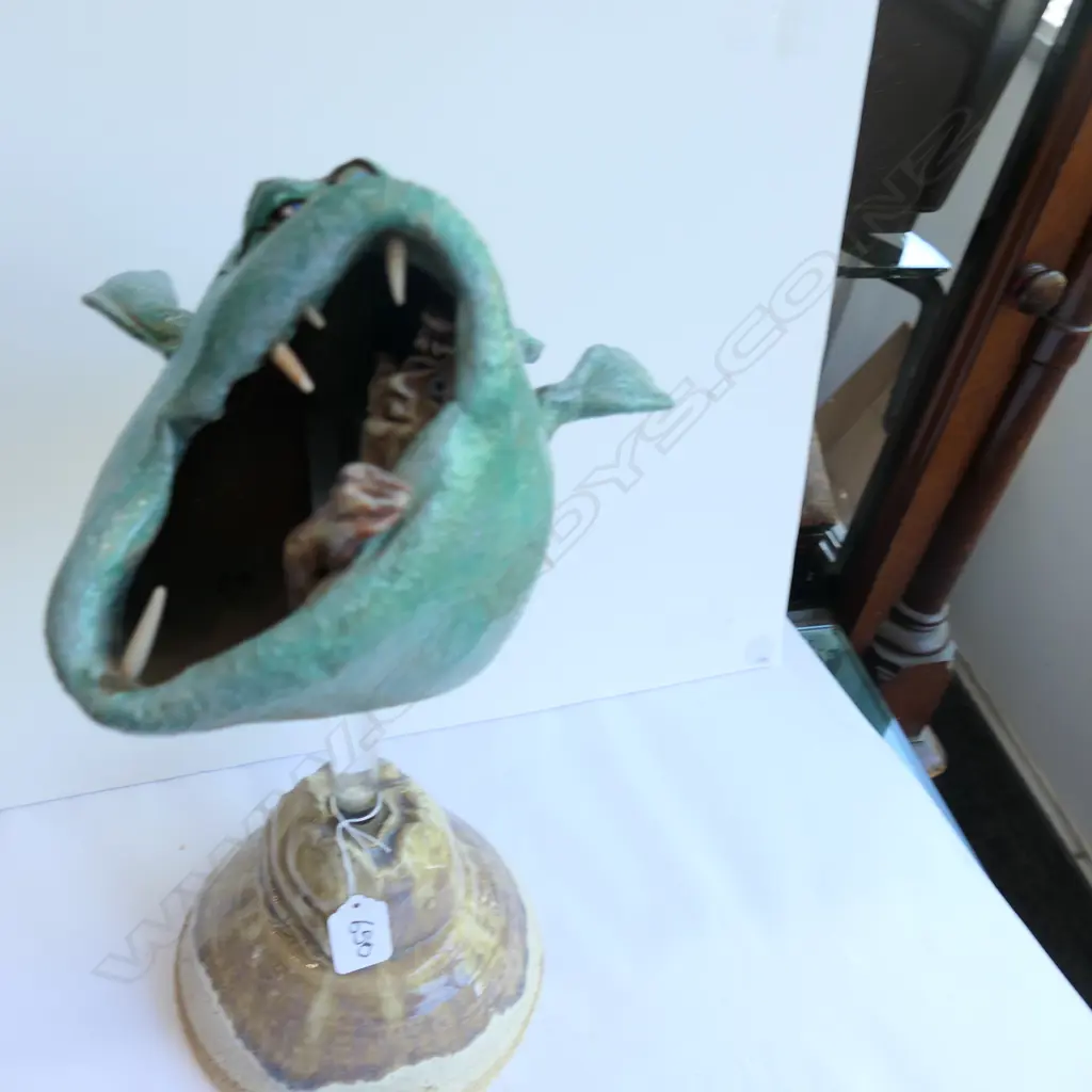 CERAMIC GREEN FISH ORNAMENT ON STAND Image 1++