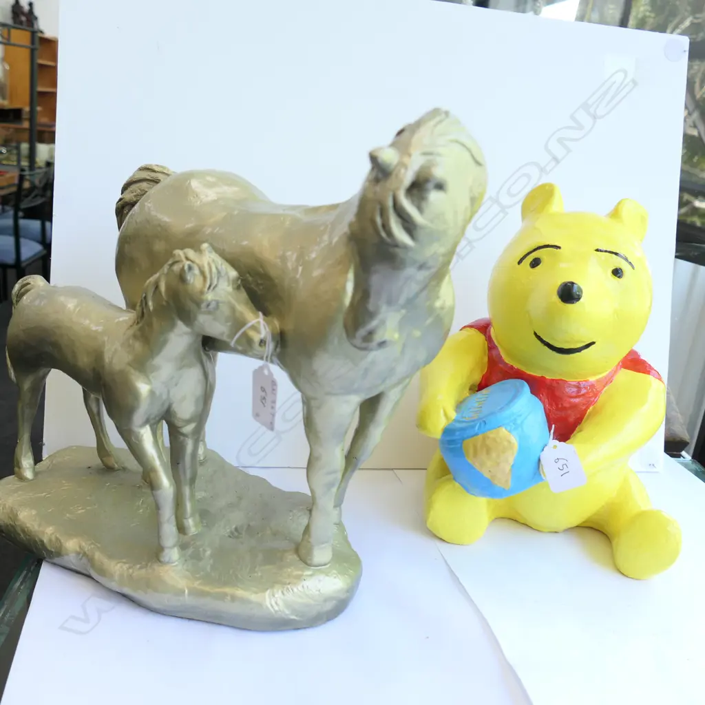 WINNIE THE POOH AND MARE + FOAL,  SIGNED-SYNTELS 1973 Image 1++