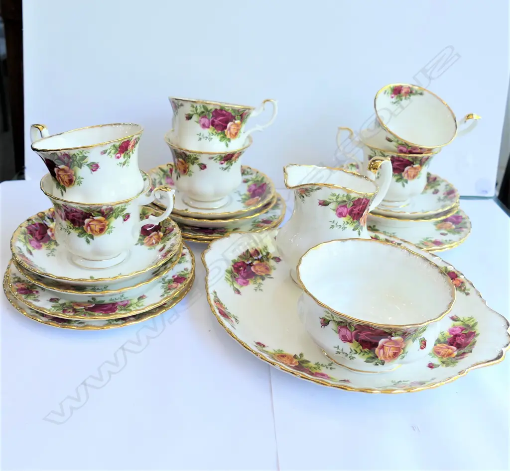 ROYAL ALBERT  OLD COUNTRY ROSES 21 PC TEA SET Image 1++