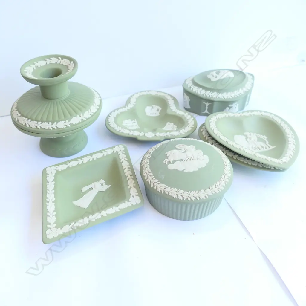 WEDGWOOD SAGE JASPERWARE 6 ITEMS Image 1++