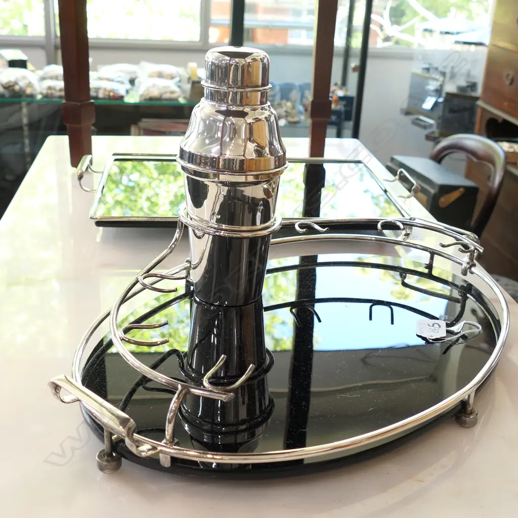 ART DECO STYLE COCKTAIL/SHAKER & TRAY Image 1++