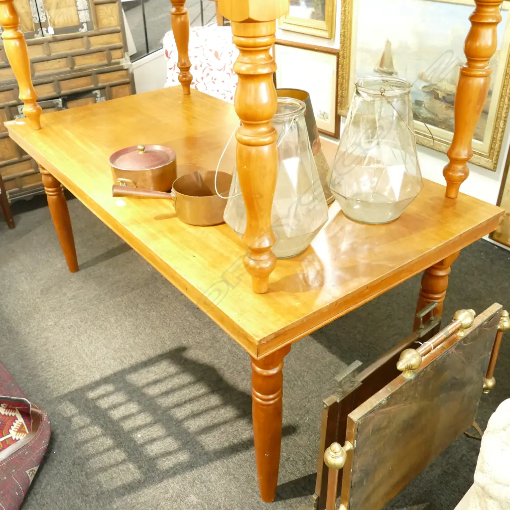 COLONIAL STYLE DINING TABLE Image 1++