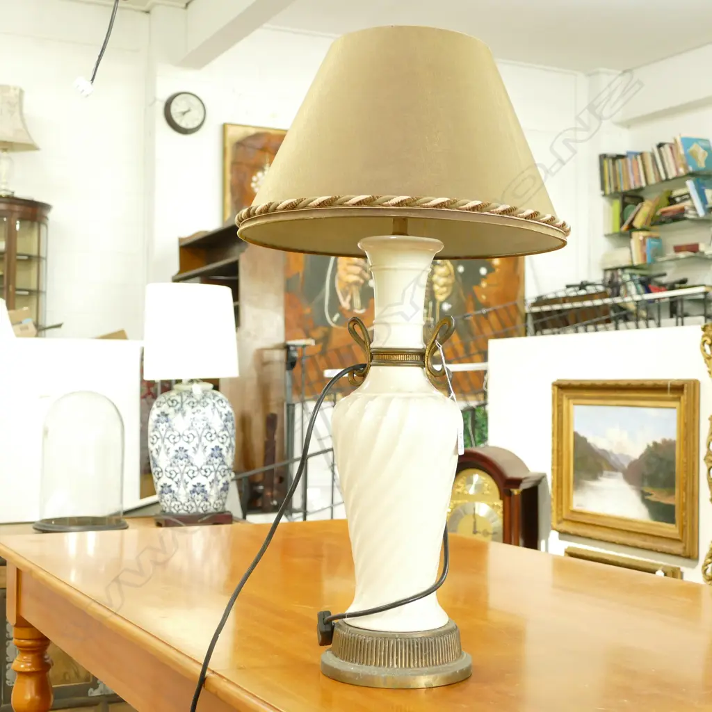 FRENCH PORCELAIN LAMP Image 1++