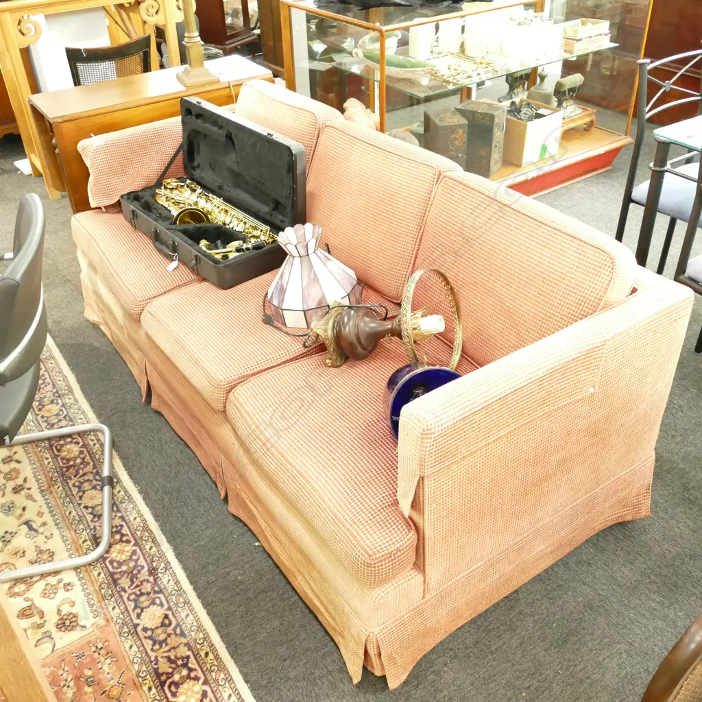 3 SEATER SOFA FADING TO COVER Image 1++