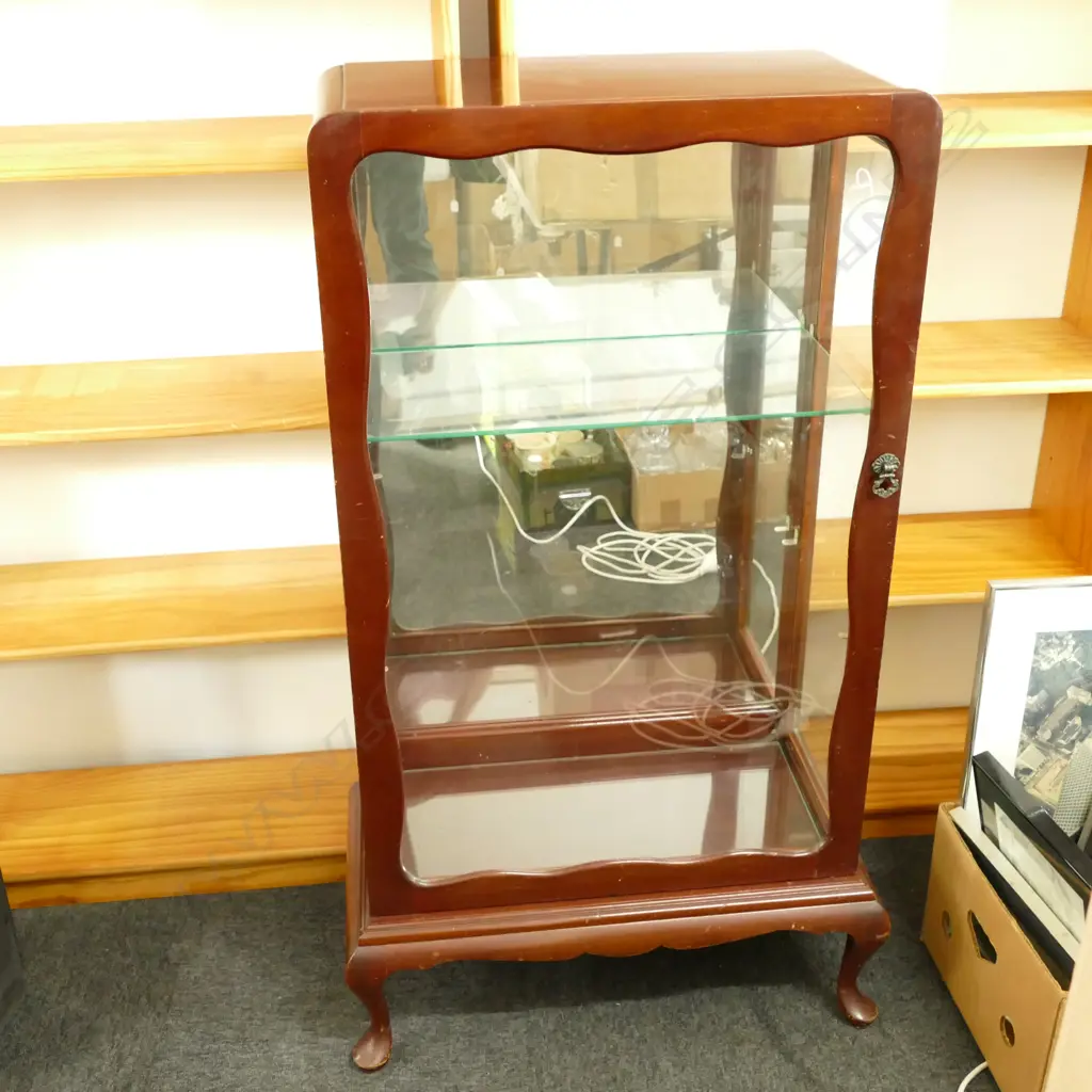QUEEN ANNE MAHOGANY DISPLAY CABINET  Image 1++