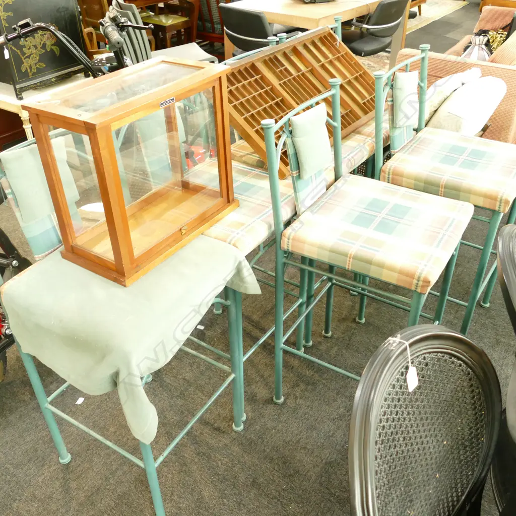 6 METAL BAR STOOLS Image 1++