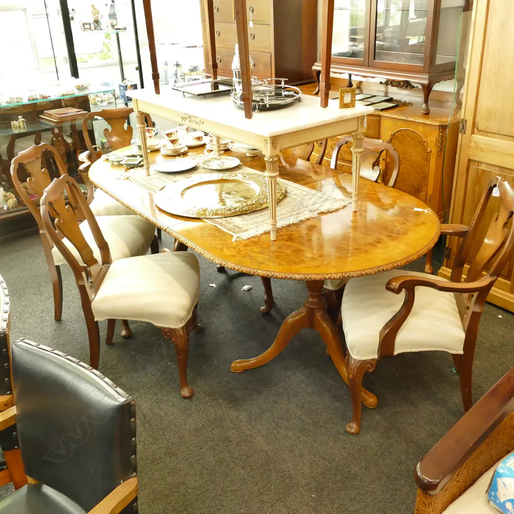 WALNUT DINNING TABLE WITH SIX QUEEN ANNE STYLE CHAIRS Image 1++