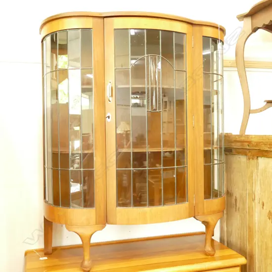 MAHOGANY LEADLIGHT CHINA CABINET