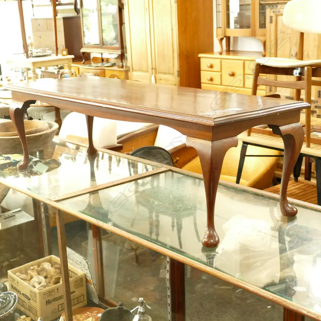 CABRIOLE LEG MAHOGANY COFFEE TABLE 1220MM L Image 1++