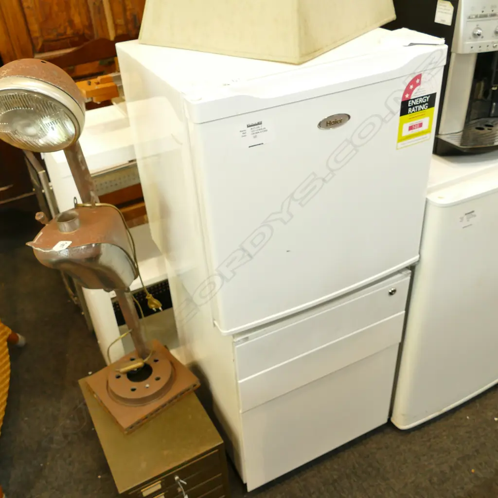 SMALL REFRIGERATOR Image 1++