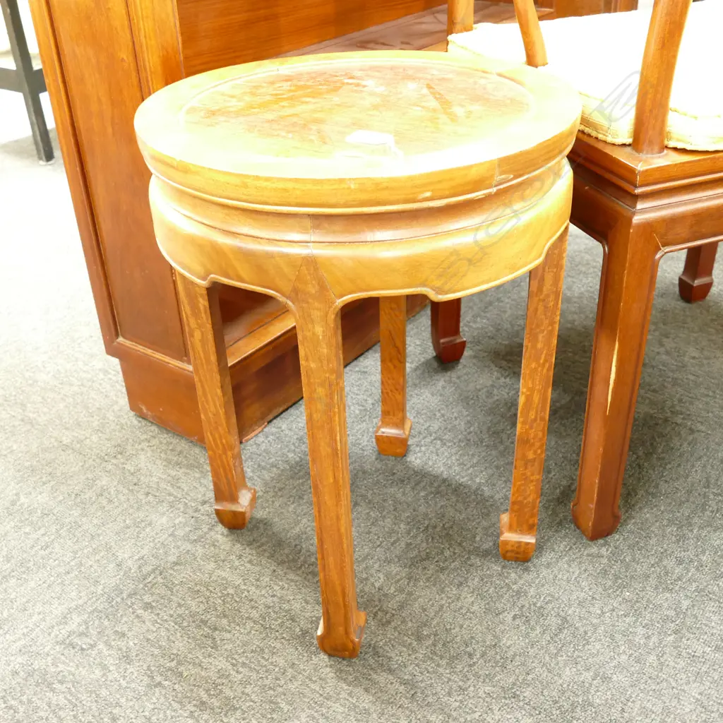 SMALL CIRCULAR TABLE Image 1++