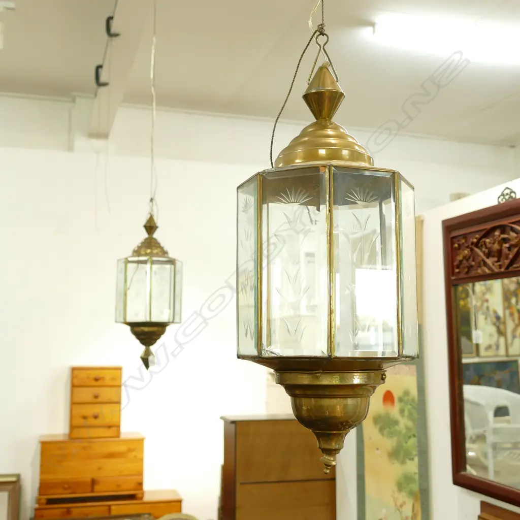 PAIR ANTIQUE STYLE BRASS & ETCHED GLASS LIGHTS Image 1++