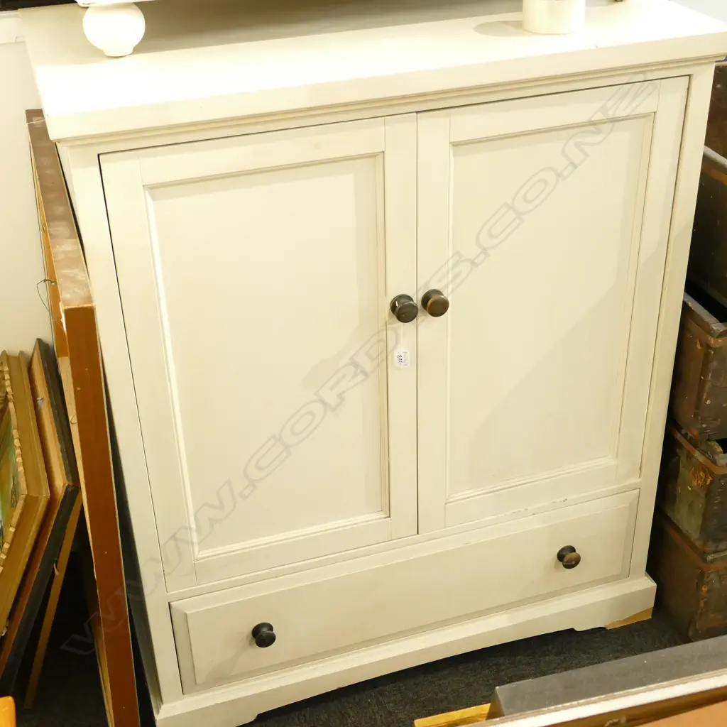 CONTEMPORARY COUNTRY STYLE TV CABINET AF VANEER TO FOOT 1000MM W 1200MM H Image 1++