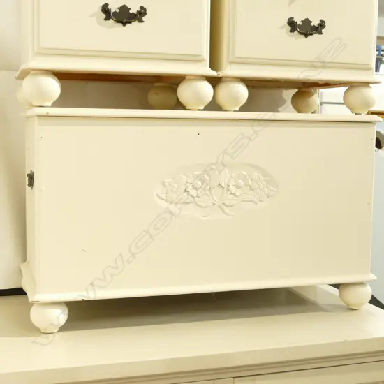 WHITE PAINTED GLORY BOX