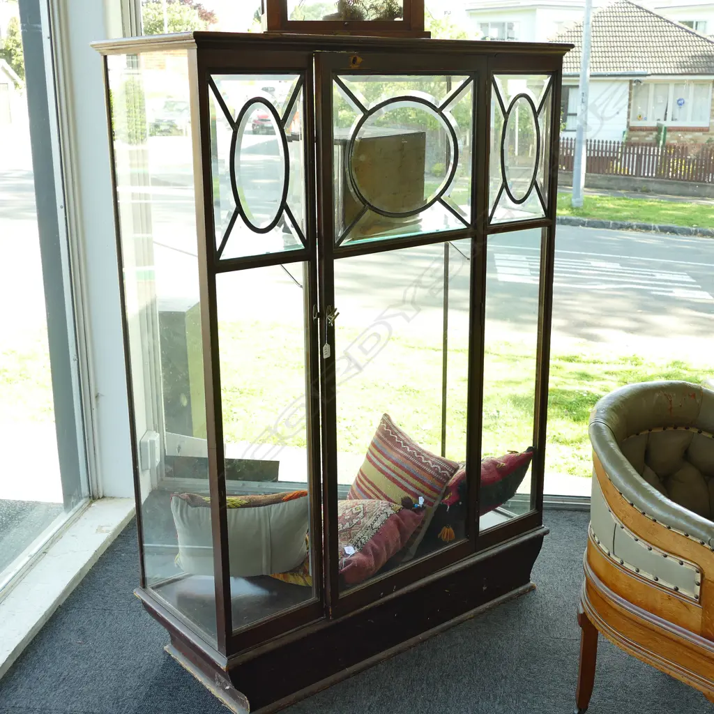 1920'S LARGE SHOP DISPLAY CABINET WITH BEVELLED PANELS Image 1++
