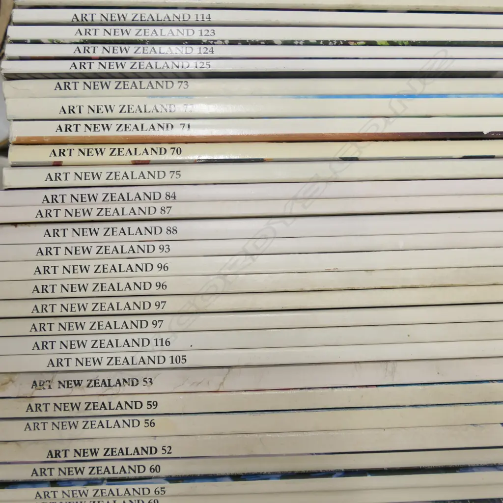 LOT ART NEW ZEALAND MAGAZINES - APPROX 30 Image 1++