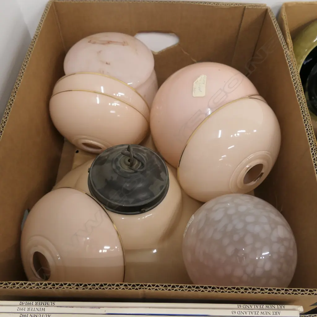 BOX LOT PINK ART DECO LIGHT FITTINGS Image 1++