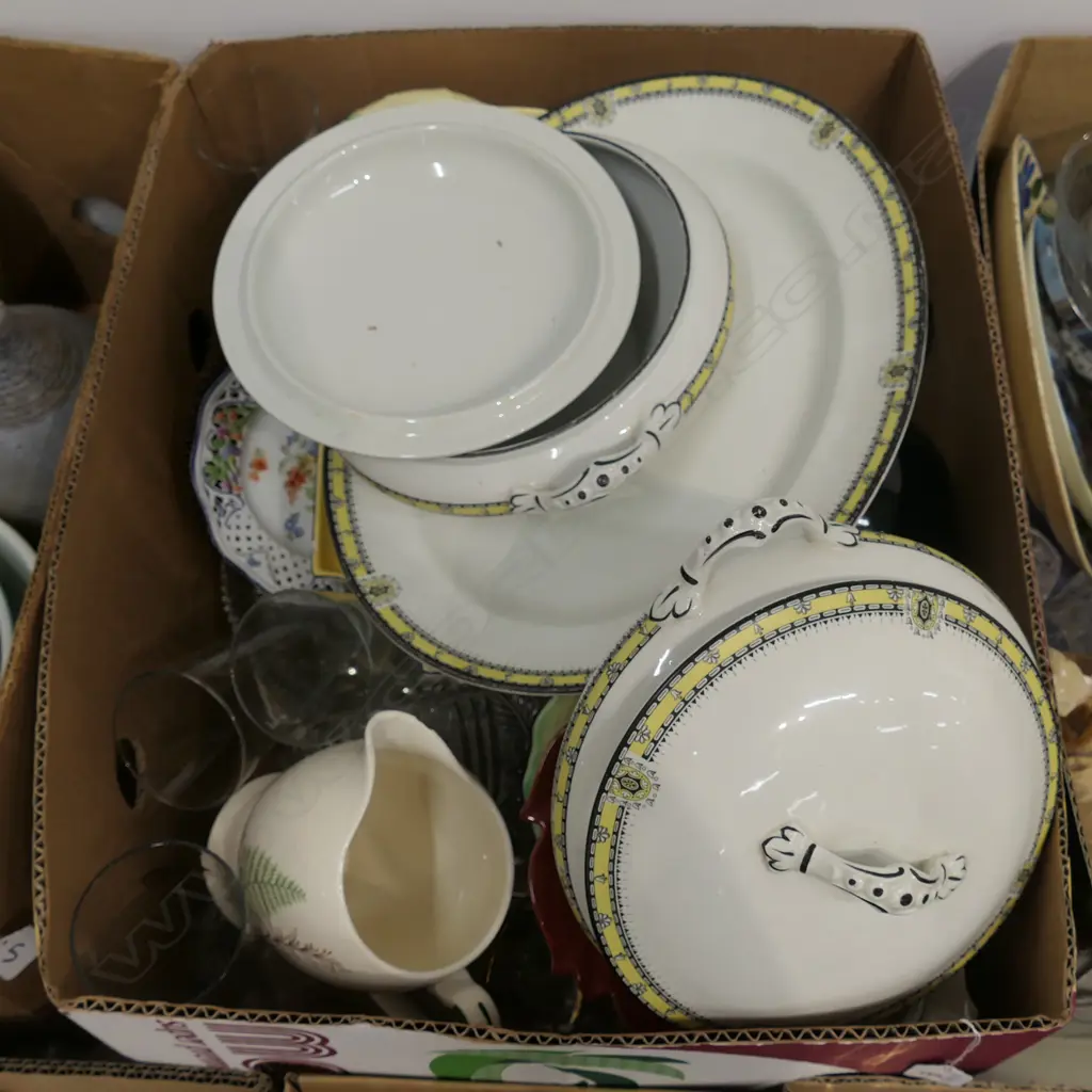 LOT ASST CHINA/CRYSTAL/ CARLTON ETC Image 1++