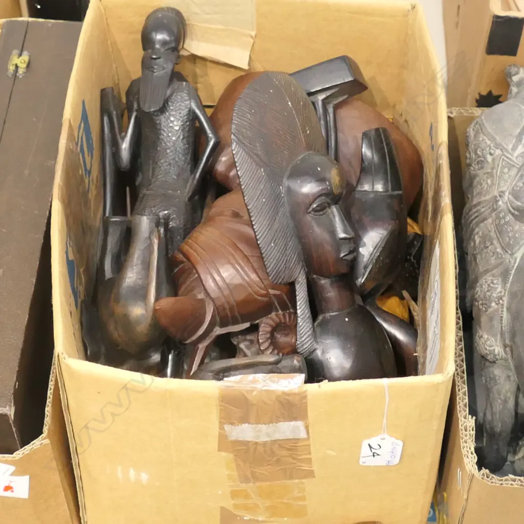 LGE QUANITY OLD AFRICAN HARDWOOD CARVINGS HEADS FIGURES ETC Image 1++