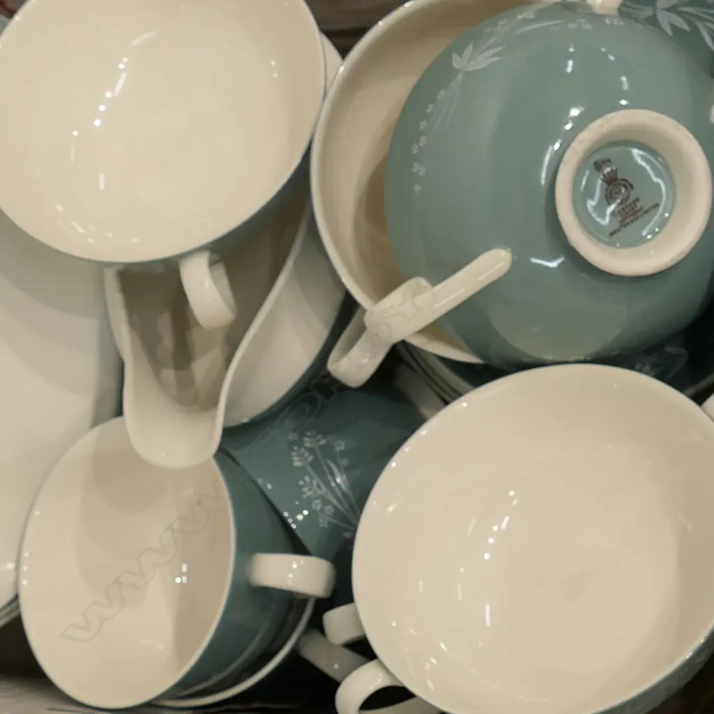 25 PCE PART DINNER SET ROYAL DOULTON 'CASCADE' Image 1++