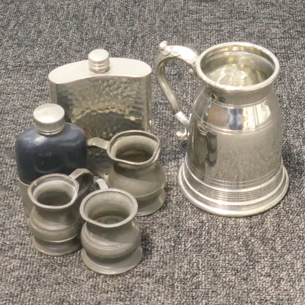 BOX 4 OLD MUGS & 2 HIP FLASKS Image 1++