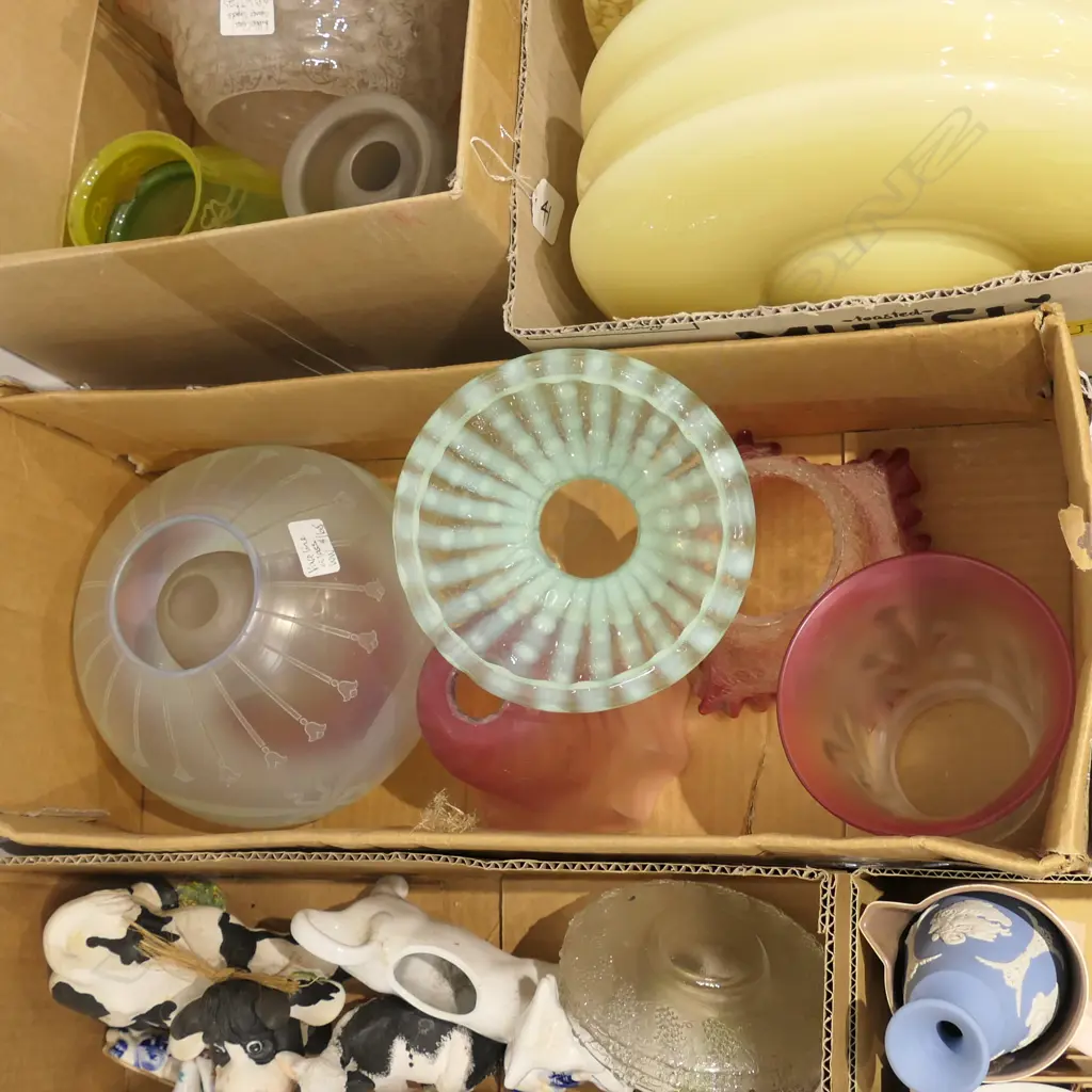 BOX LOT EDWARDIAN & VASELINE GLASS LIGHT FITTINGS Image 1++