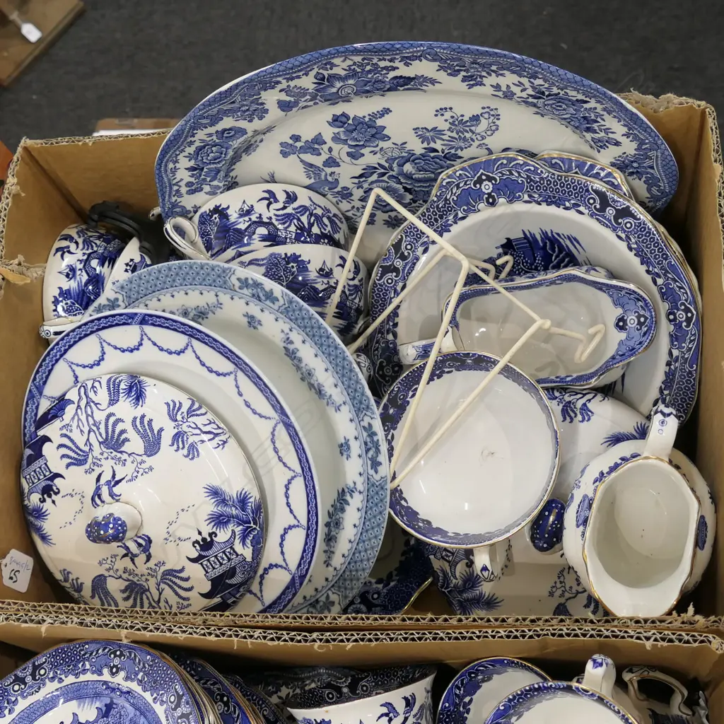 LOT ASST BLUE AND WHITE CHINA Image 1++
