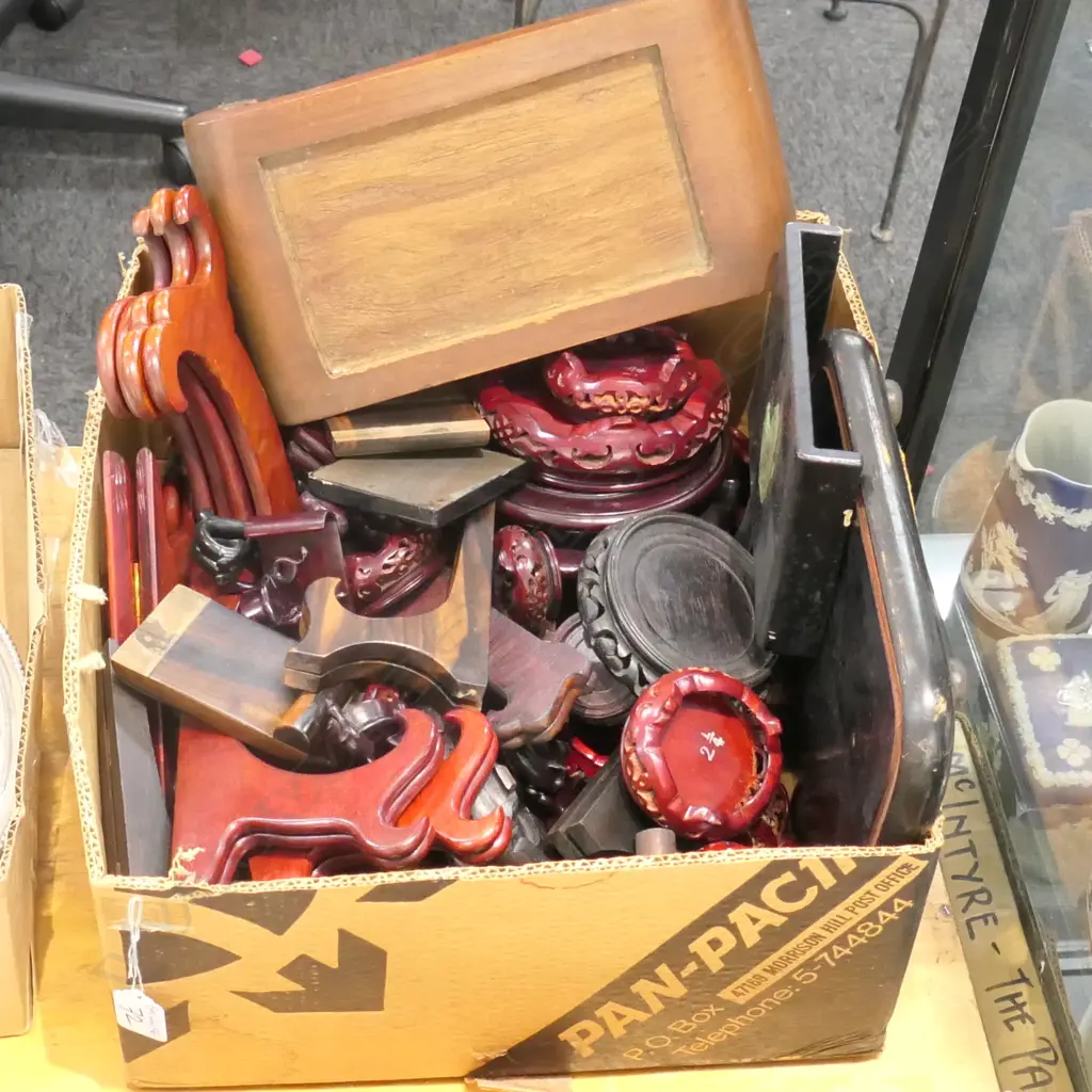 BOX LOT ORIENTAL DISPLAY STANDS Image 1++