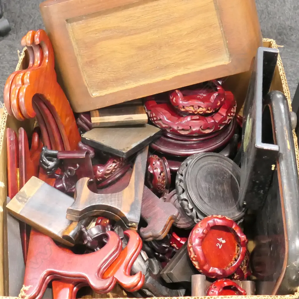 BOX LOT ORIENTAL DISPLAY STANDS Image 1++