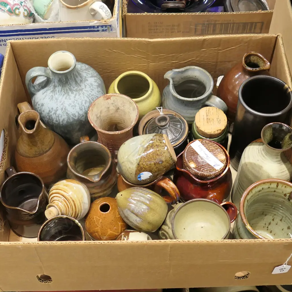 BOX LOT RETRO POTTERY Image 1++
