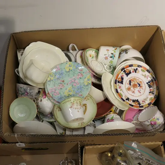BOX OF MISCELLANEOUS CHINA