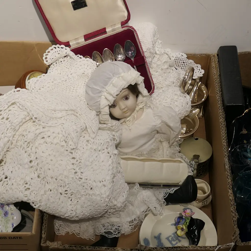 LOT ASST DOLL/W/WOOD/EP WARE/LACE ETC Image 1++