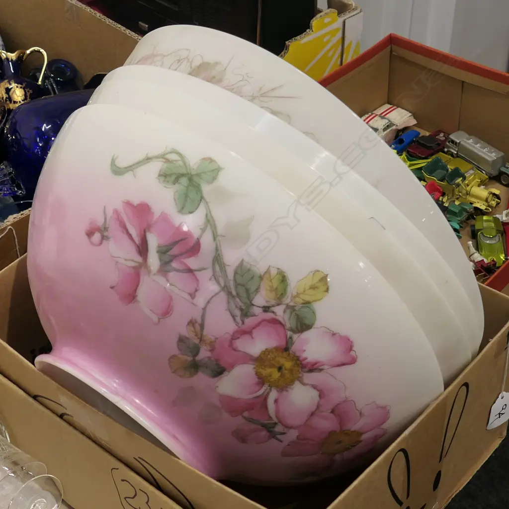 BOX LOT VINTAGE LIGHT SHADES INCL. PINK PAIR 350MM DIA Image 1++