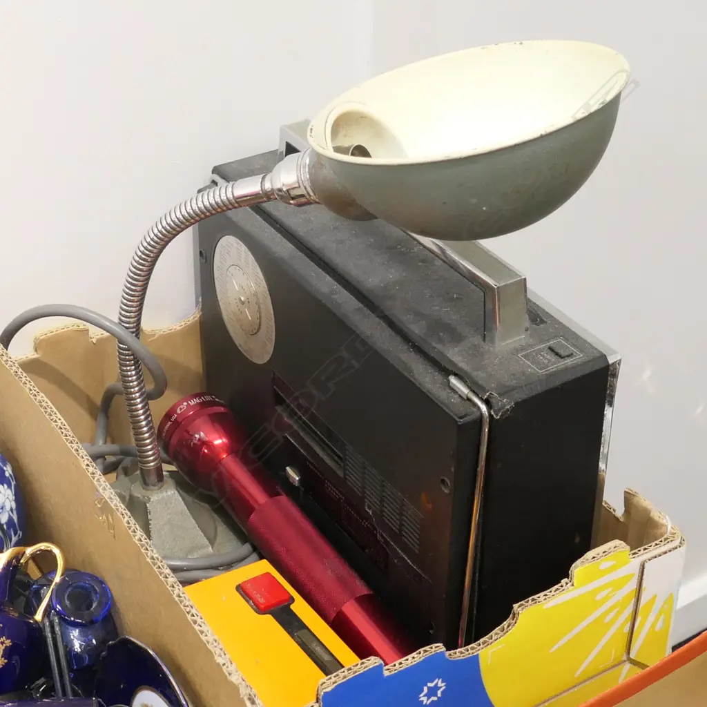 LOT ASST ELECTRICAL INCL. ART DECO LAMP A/F Image 1++