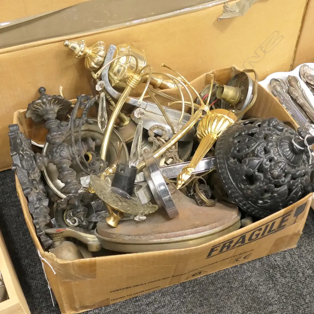 BOX LOT VINTAGE LIGHT FITTINGS ETC Image 1++
