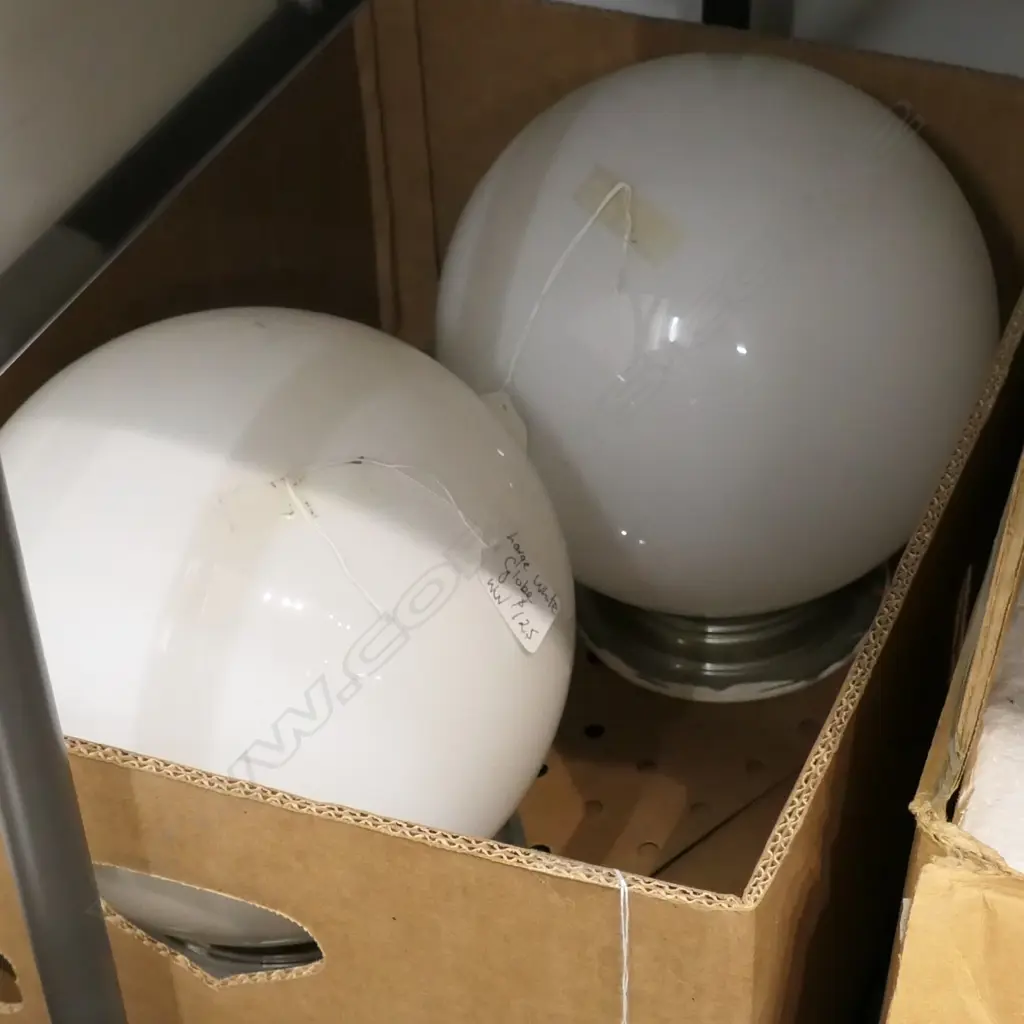BOX LOT PAIR ART DECO GLOBE OUTDOOR LIGHT FITTINGS Image 1++