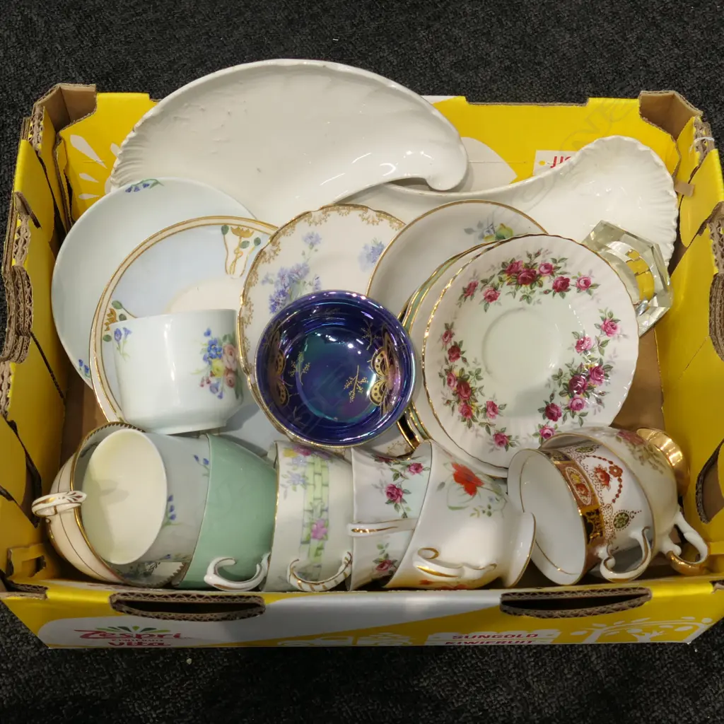 LOT ASST CUPS AND SAUCERS  Image 1++