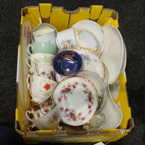 LOT ASST CUPS AND SAUCERS 