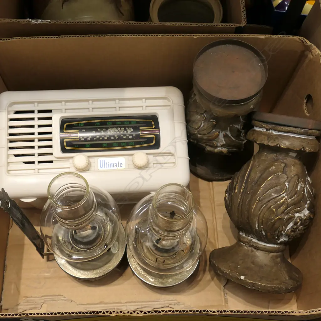 BOX LOT RADIO, KEROSENE LAMP ETC Image 1++