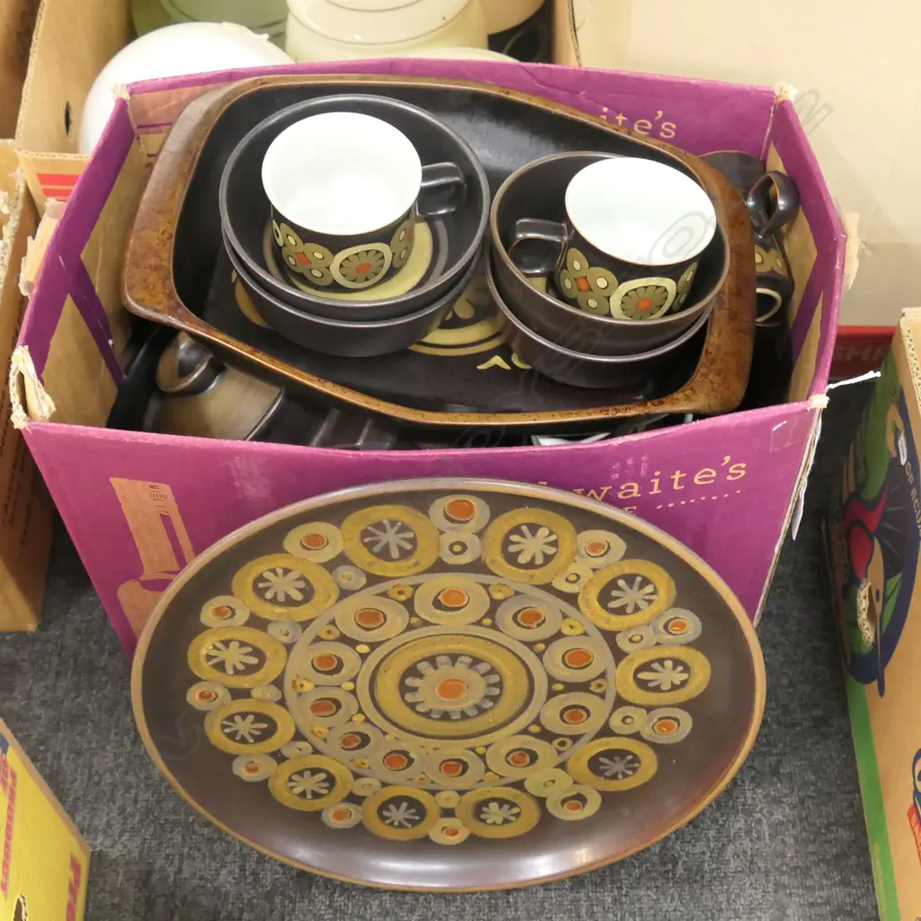 30 PCE RETRO DENBY PART DINNER SERVICE Image 1++