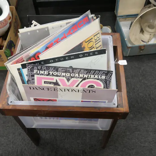 BOX LOT RECORDS ON STAND INCL; ELO, B52S DIRE STRAIGHTS ETC 