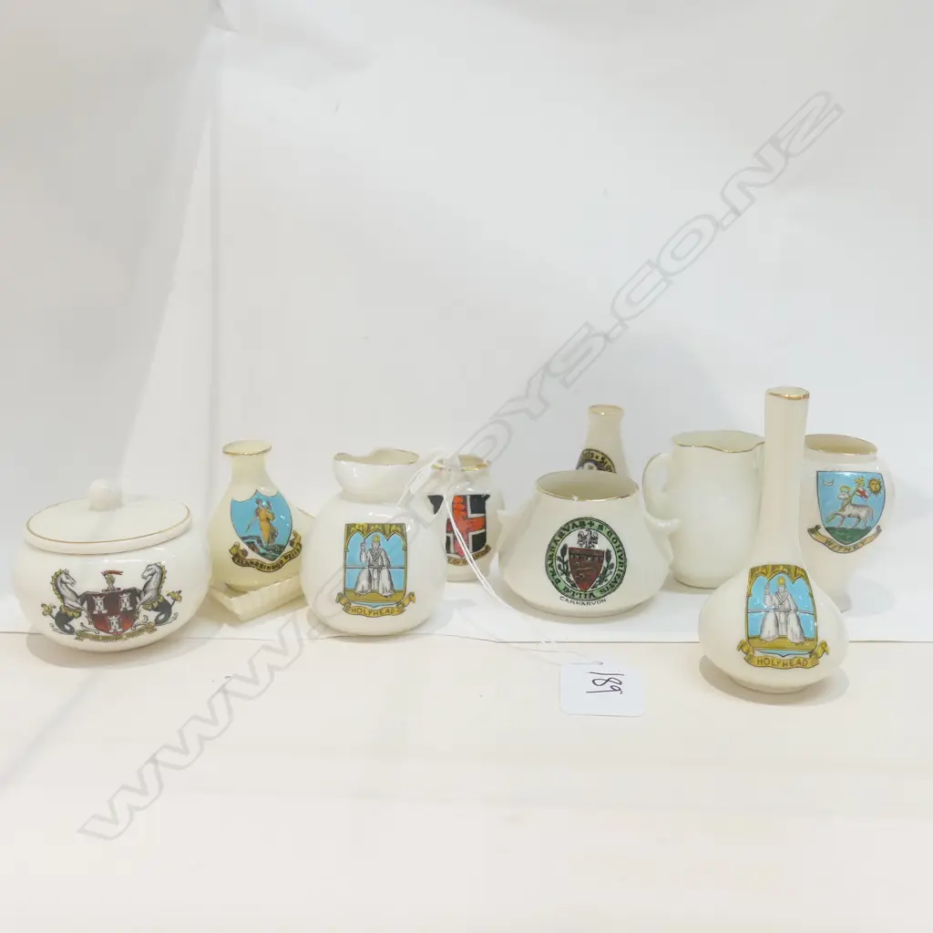 10 OLD MINI CRESTED ITEMS, GOSS, DOULTON ETC Image 1++
