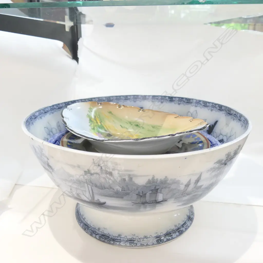 4 OLD CHINA PCES: VICT. B&W LGE FOOTED BOWL... Image 1++