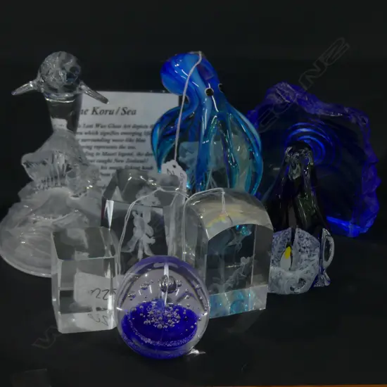 ASST PAPERWEIGHTS/DOLPHINS ETC