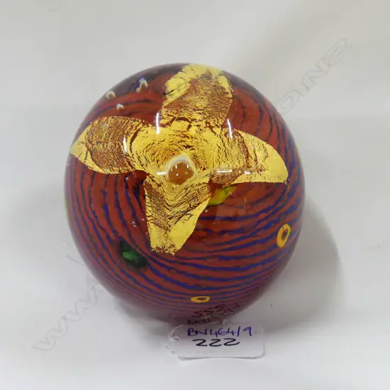 GARY NASH PAPERWEIGHT SIGNED AND DATED 02 90MM DIA