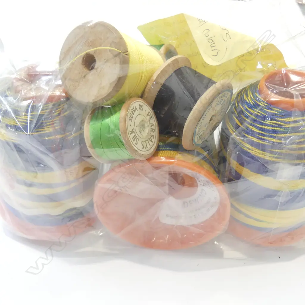 ROLLS VINTAGE FLY  & ROD THREAD 'GUDEBROD' USA...  Image 1++