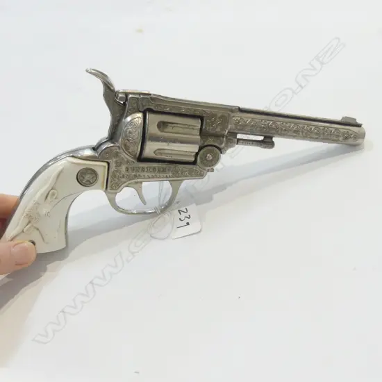 VINTAGE 'GUNSMOKE' REPLICA COLT PISTOL 6 SHOT