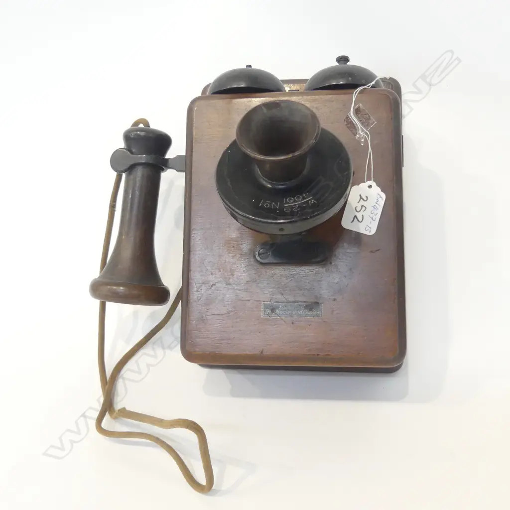 EARLY 20THC 'STANDARD' WALL PHONE WALNUT CASE  Image 1++