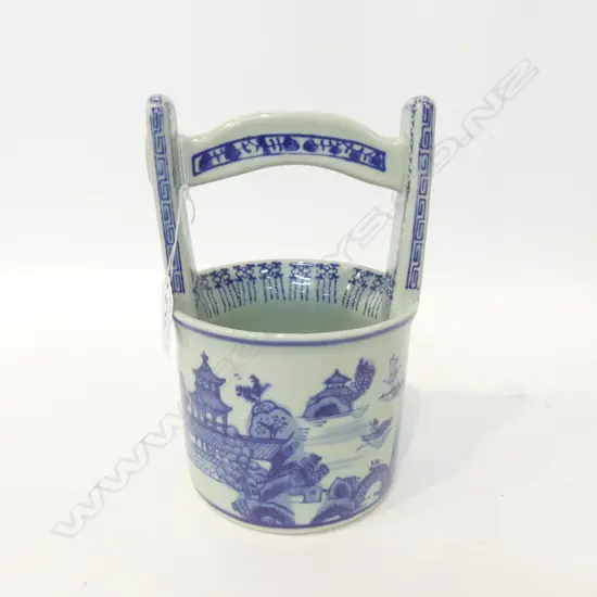 CHINESE B&W BUCKET FORM BOWL