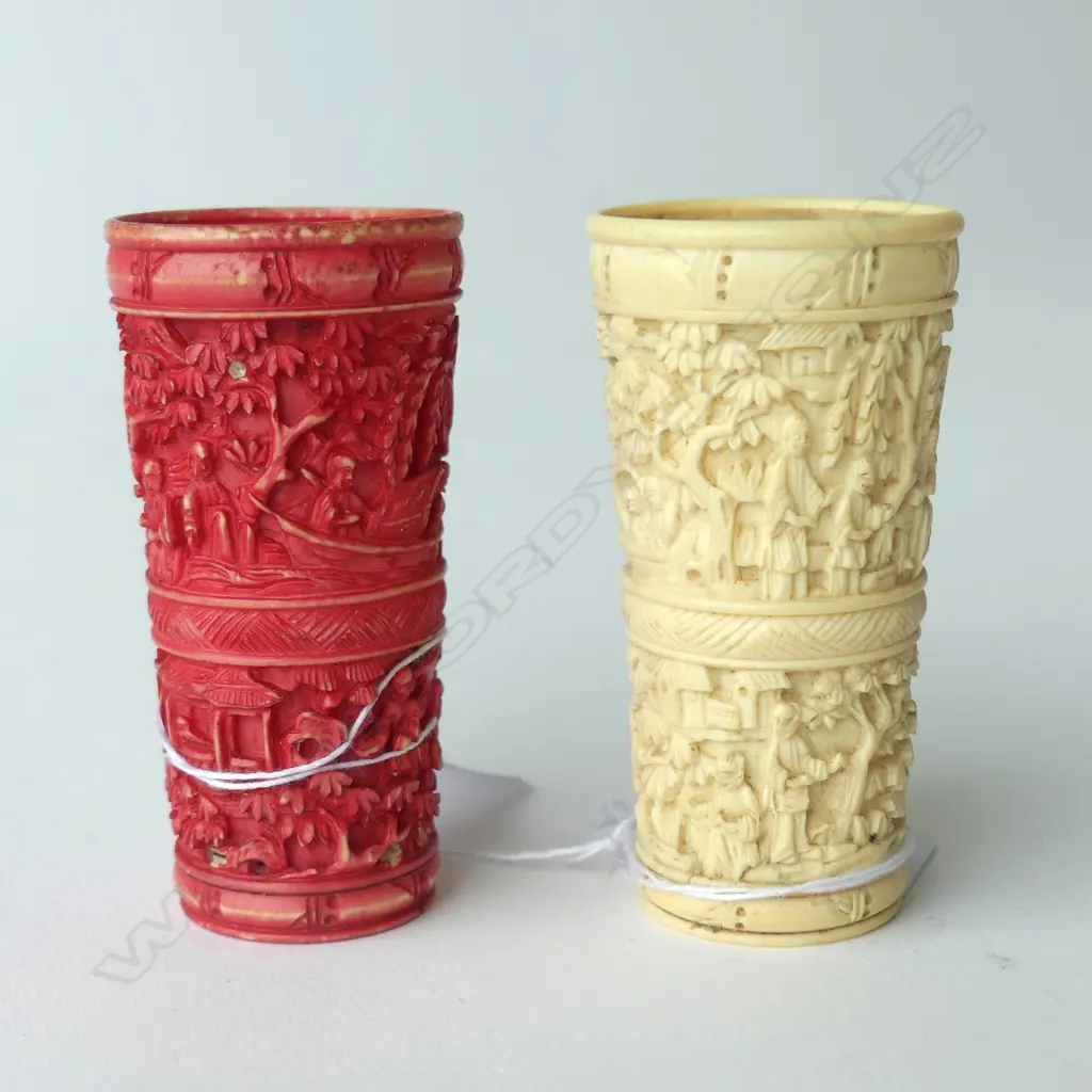 PR IVORY BEAKERS, ON DYED RED, H. 70MM Image 1++